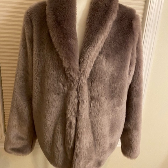 STONE ROW Faux Fur Jacket - Picture 4 of 5